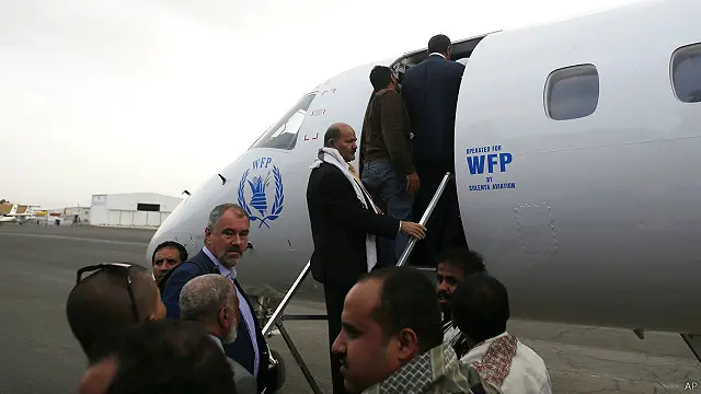 يرفض الحوثيون المشاركة في مشاورات جنيف مع وفد الحكومة اليمنية بصفته ممثلا للسلطة الشرعية