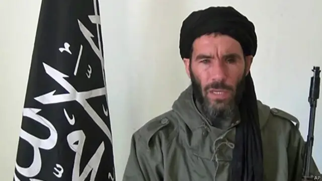 Mokhtar Belmokhtar merupakan mantan petinggi kelompok milisi Al-Qaeda di kawasan Islam Maghribi (AQIM).