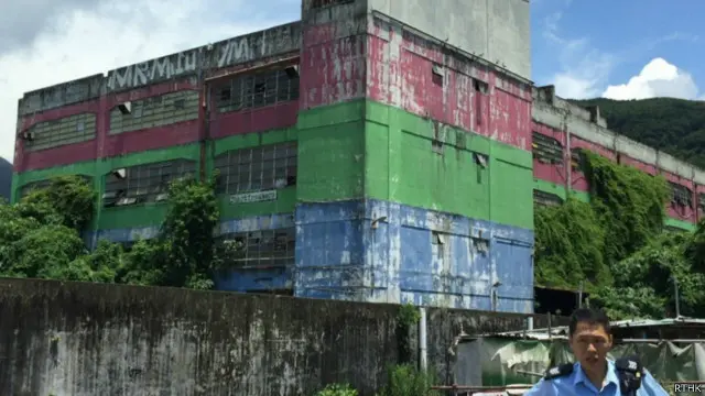 香港警方發現一批可能製造炸彈的原料及藥引，並拘捕了9名男女