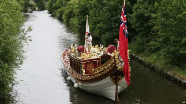Королевская баржа на Темзе