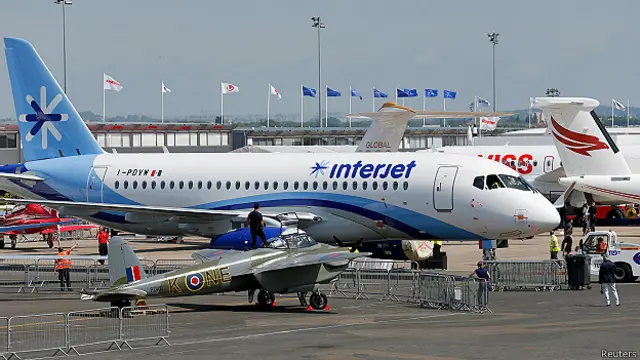 SSJ-100 в Ле Бурже в 2015 году