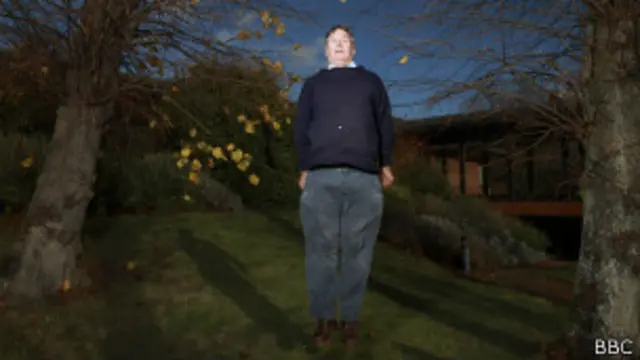 Hunt asegura que lo colgaron sin preguntarle su versión de los hechos.