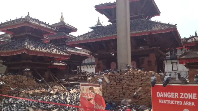 地震中被毁坏最严重的杜巴广场 (Durbar squares)也被重新开放。