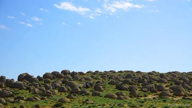 कज़ाकिस्तान की घाटी की तस्वीर. क्रेडिट- जैकरी कॉफ़रान.