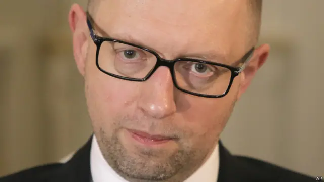 Арсеній Яценюк доручив тренуватись гасити лісові пожежі