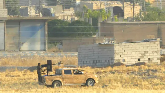 کردوں نے ترکی کی سرحد سے ملحق شام کے شہر تل ابیض پر قبضہ تو کرلیا ہے لیکن وہاں سے بڑی تعداد میں لوگ ترکی ہجرت کرنے پر مجبور ہو گئے