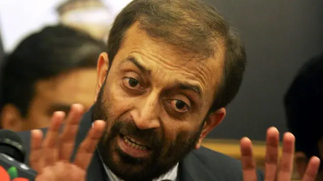 قومی اسمبلی کے سپیکر کے سامنے سب سے پہلا استعفیٰ فاروق ستار نے پیش کیا