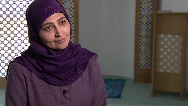 کوئین الزبتھ ہسپتال میں ہی ریحانہ صادق بھی ایک مسلمان عالما ہیں جو کہ بہت سے خاندانوں کی مشکل گھڑی میں مدد کرتی ہیں