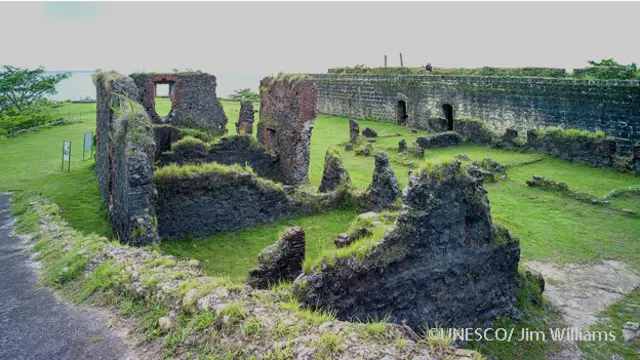 A escala regional, pertenecen a un sistema defensivo mayor, que incluye Veracruz (México), Cartagena (Colombia) y La Habana (Cuba).