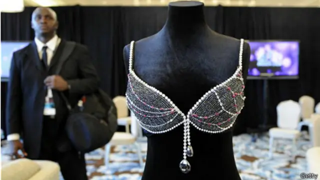 Бюстгальтер Victoria's Secrets з діамантами вартістю 1 млн доларів
