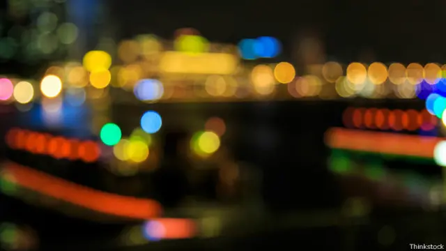 La mayoría de las personas que sufren el síndrome del ojo fantasma dice ver patrones y colores.