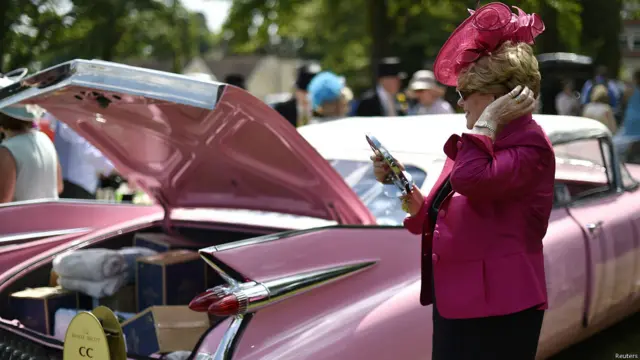 Посетительница скачек