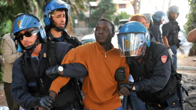 полиция и мигранты Вентимиглия