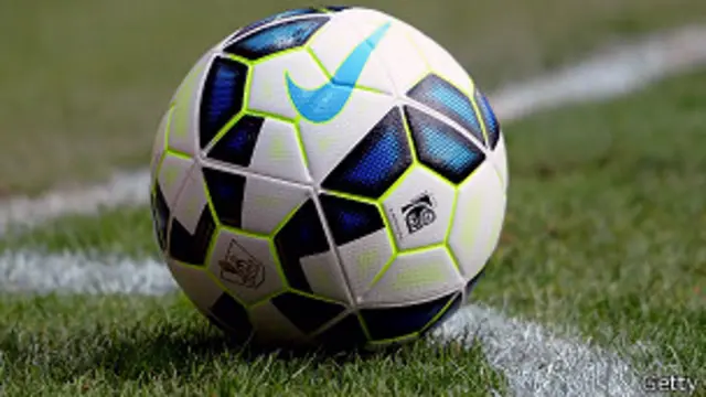 फ़ुटबॉल