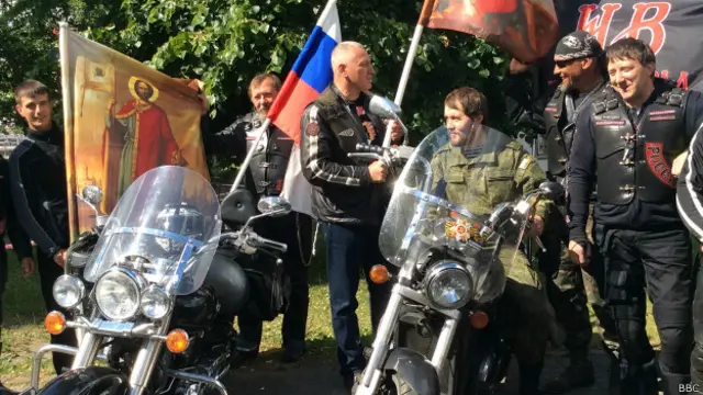 Калининградские байкеры с хоругвями 