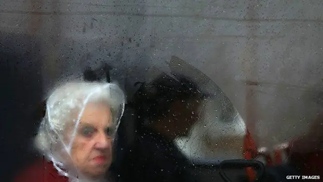 बुजुर्ग महिला