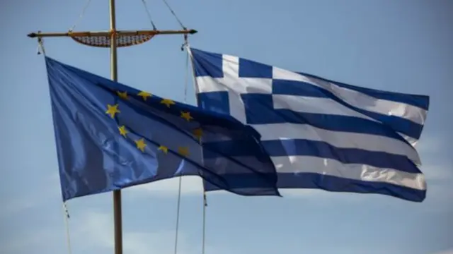 欧盟与希腊旗帜