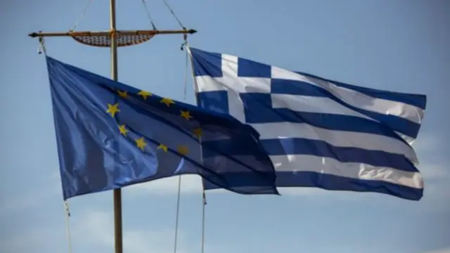 Флаги Греции и еврозоны