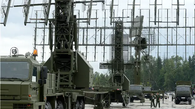 نمائش میں جدید ترین ایئر ڈیفنس نظام میں مرکزی اہمیت کے حامل ریڈارز کو بھی رکھا گیا ہے۔