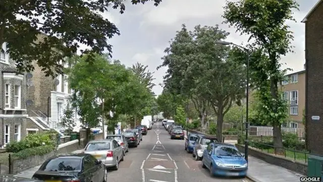 Saldırı, Güney Londra'nın Peckham semtindeki bu sokakta hava aydınlıkken yaşandı. 