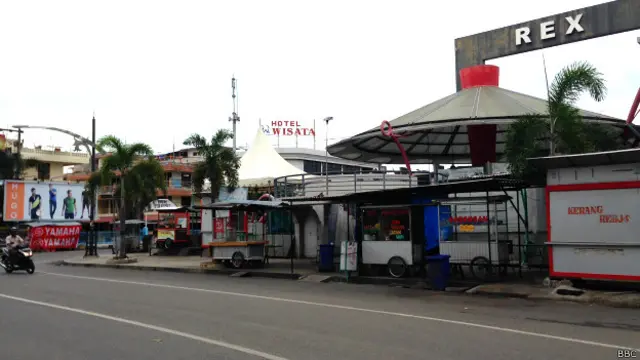 Suasana lengang di sejumlah ruas jalan di Banda Aceh dan Aceh Besar pada hari pertama bukan Ramadan.