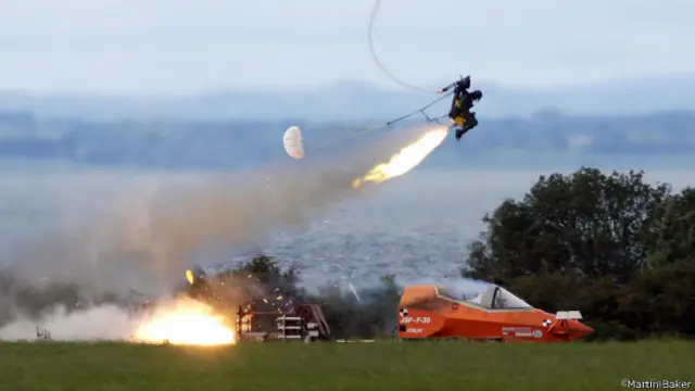 Катапультирующийся пилот