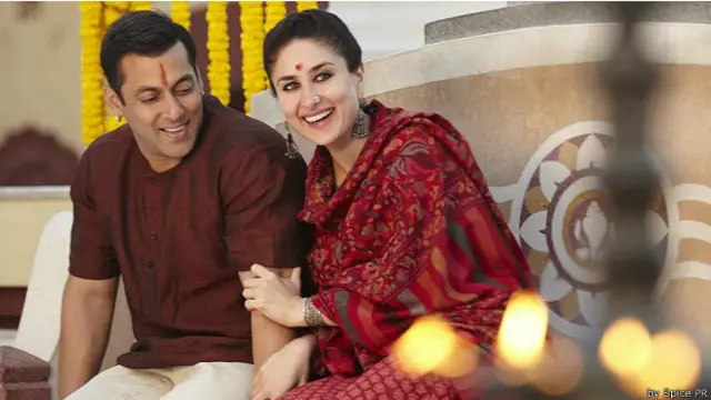 کرینہ کپور اس فلم میں اگرچہ مختصر وقت کے لیے جلوہ گر ہوئی ہیں مگر انھوں نے اپنے کردار کا بھرپور اثر چھوڑا ہے