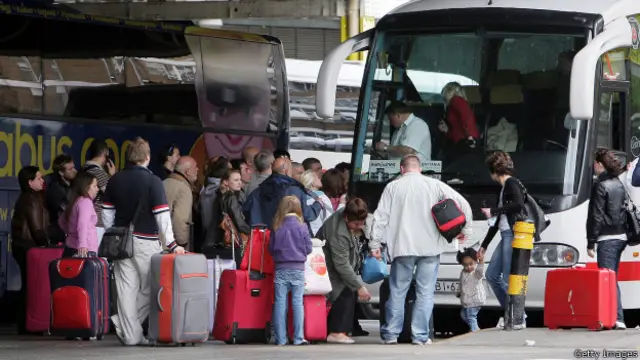 Автобус с иммигрантами из Восточной Европы