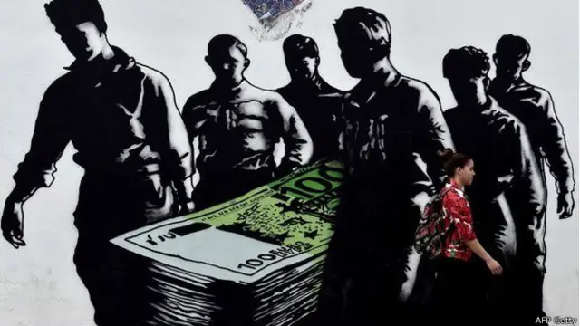 路透社报道说，希腊银行周一至周五被提款逾40亿欧元。