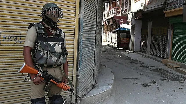 میرواعظ عمرفاروق نے لوگوں اور رہنماؤں سے کہا تھا کہ زاہد رسول کی فاتح خوانی کے لیے سری نگر کی تاریخی جامع مسجد میں جمع ہو جائیں