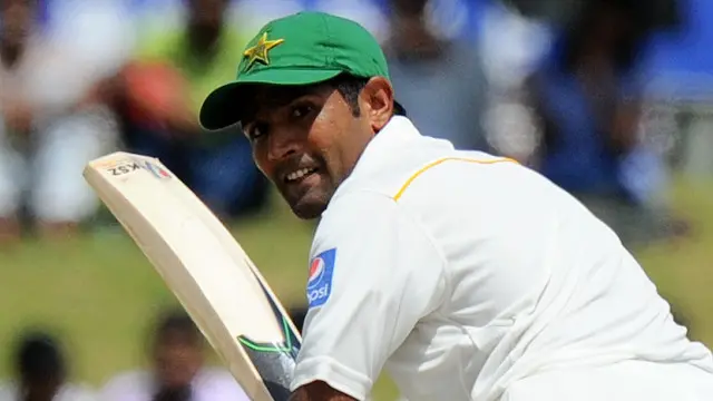 اسد شفیق نے ٹیسٹ کرکٹ میں اپنی آٹھویں سنچری مکمل کی ہے