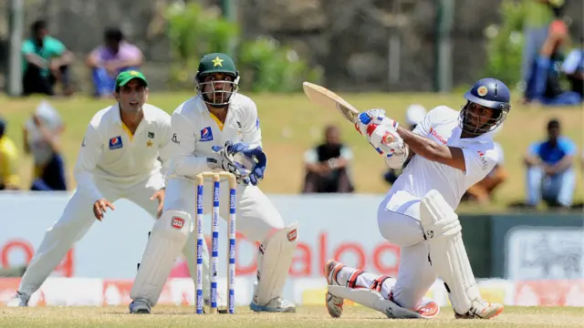 میچ کے آخری دن سری لنکا کی ٹیم اپنی دوسری اننگز میں 206 رن بنا کر آؤٹ ہو گئی تھی۔