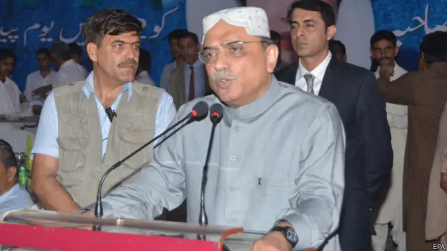 اس سے قبل اسلام آباد میں کارکنوں سے خطاب کرتے ہوئے آصف علی زرداری نے جارحانہ انداز اپنایا تھا