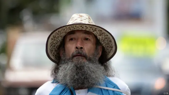 اوسوالڈو اچووا اپنے احتجاجی مارچ کے دوران بھوک ہڑتال پر بھی تھے