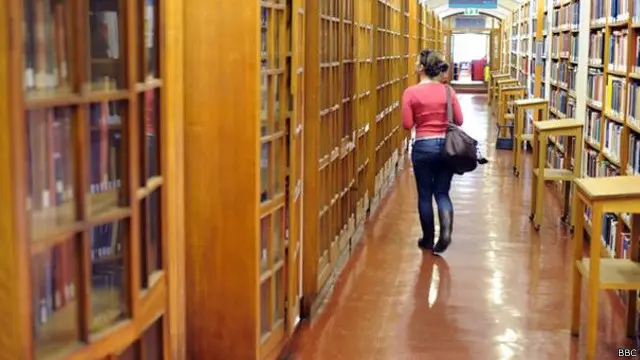 Nicola Dandridge, kepala eksekutif Universities UK, mengatakan tidak ada bukti yang menunjukkan reformasi dana mahasiswa 2012 menjadi penghalang bagi pendaftaran universitas, dan tingkat pendaftaran pun masih tinggi. 