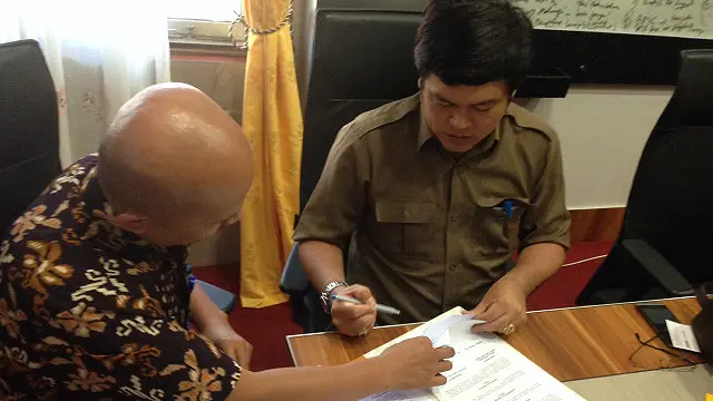 Dikenal juga dengan panggilan Yuyu, Basuri menjabat sebagai bupati Belitung Timur sejak 2010 lalu.