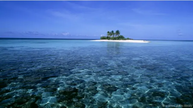 岛国们可能不得不将其国民迁往不会被海水淹没的其他国家（来源：科学图片库Science Photo Library）