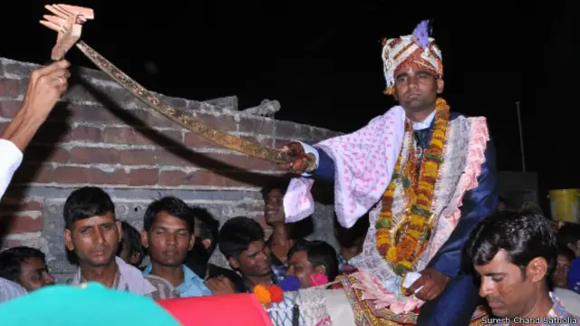 दलित दूल्हा, घोड़ी पर