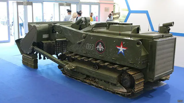 Робот-сапер на выставке "Армия-2015"