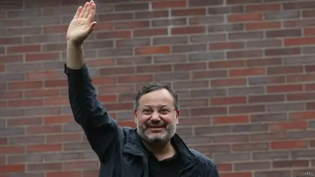 رفض منصور التهم التي وجهتها السلطات المصرية إليه واصفا إياها على أنها منافية للعقل.