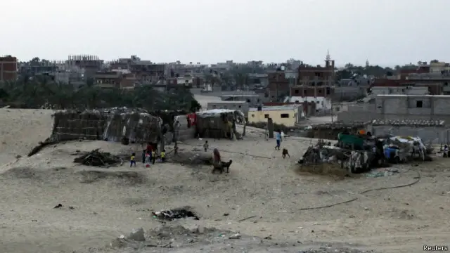 يشن الجيش المصري عملية عسكرية موسعة أطلقها منذ نحو سنتين في شبه جزيرة سيناء