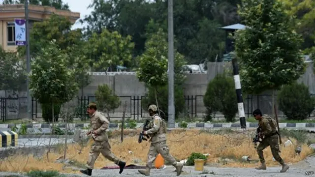 په برید کې اتو بریدګرو ګډون درلود خو د ولسي جرګې غړو ته په کې تاوان و نه رسېد.