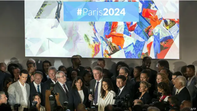 لم تؤيد عمدة باريس آن هيدالغو المشروع في البداية