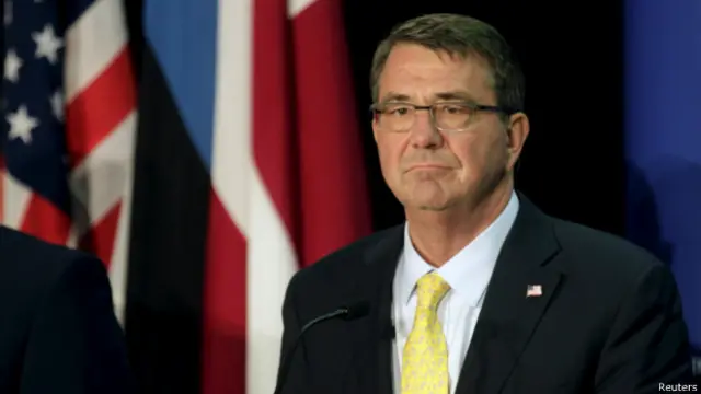 Menteri Pertahanan AS Ashton Carter mengatakan akan ada kajian guna meninjau pencabutan larangan terhadap kaum transgender.