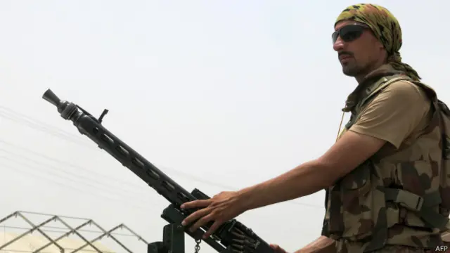 بکاخیل میں قائم متاثرینِ شمالی وزیرستان کے کیمپ میں سکیورٹی فورسز اور پناہ گزینوں کے مابین تصادم کے نتیجے میں دو آئی ڈی پیز ہلاک اور نو زخمی ہوگئے تھے