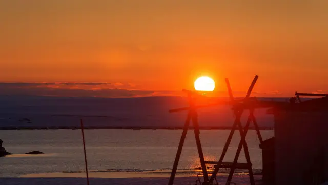 matahari tengah malam di Norwegia