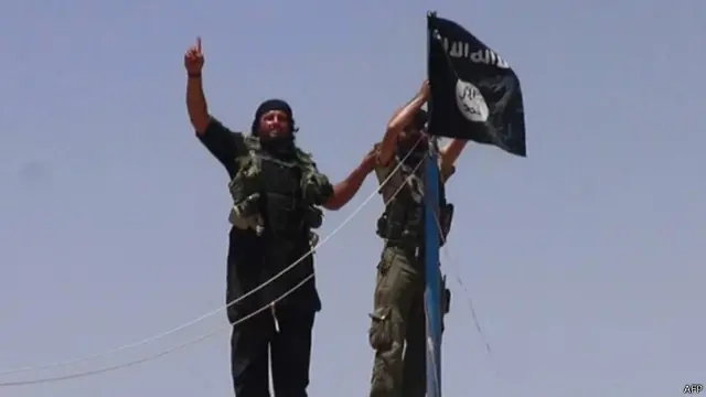 داعش يحاول التشبث بالارض التي استولى عليها رغم العمليات العسكرية والجوية ضده