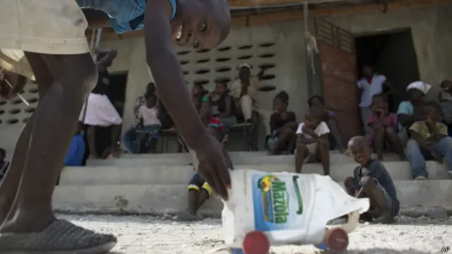 Miles de haitianos indocumentados han salido de forma voluntaria de República Dominicana para evitar que los deporten.