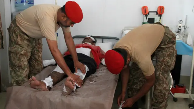 فوج اور رینجررز نے شہر میں 20 سے زیادہ مقامات پر ہیٹ سٹروک سینٹر قائم کیے ہیں جہاں مریضوں کو ابتدائی طبی امداد فراہم کی جا رہی ہے۔