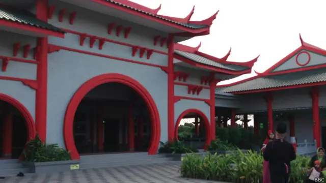 Masjid Cina Negeri Malaysia didirikan untuk menampung warga keturunan Cina di Malaysia yang menjadi mualaf.